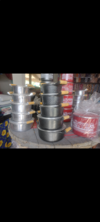 Panela de alumínio batido